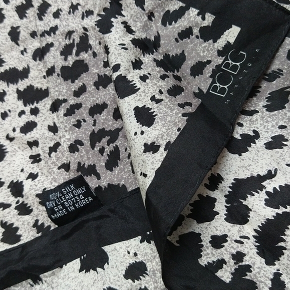 Vintage BCBG Max Azria silk scaf 97 Runway - Picture 3 of 4